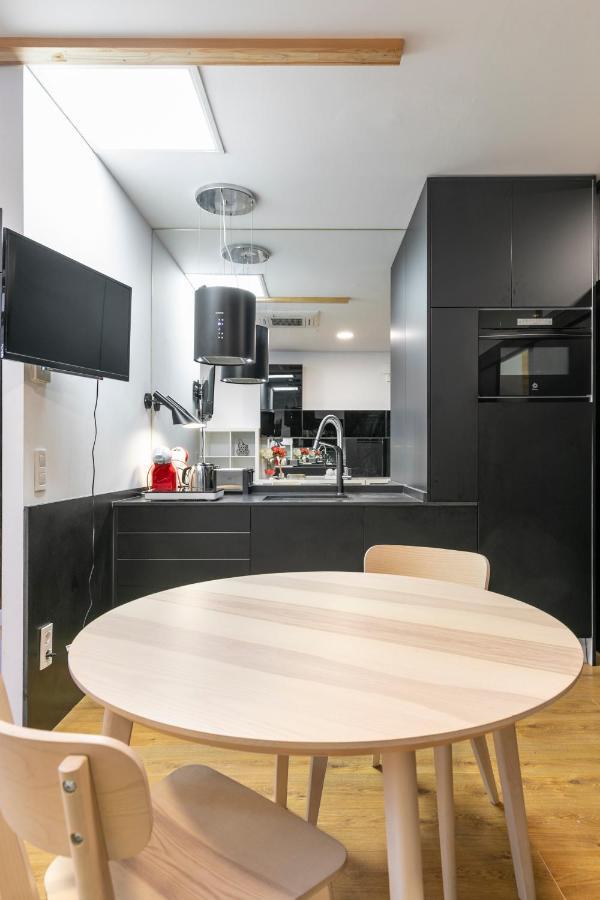 Homeabout Madrid Rio Apartment Exterior foto